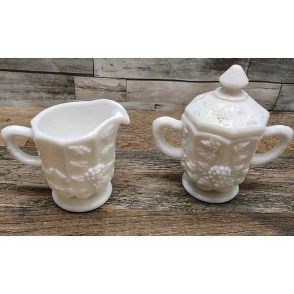 WESTMORELAND VINTAGE SUGAR BOWL & CREAMER Raised PANELED GRAPE WHITE MILK GLASS - Picture 1 of 10